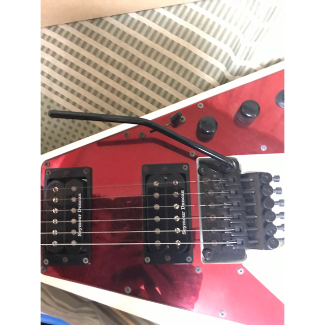 ESP(イーエスピー)のESP YUKI special lizard V 直筆サイン入り 楽器のギター(エレキギター)の商品写真