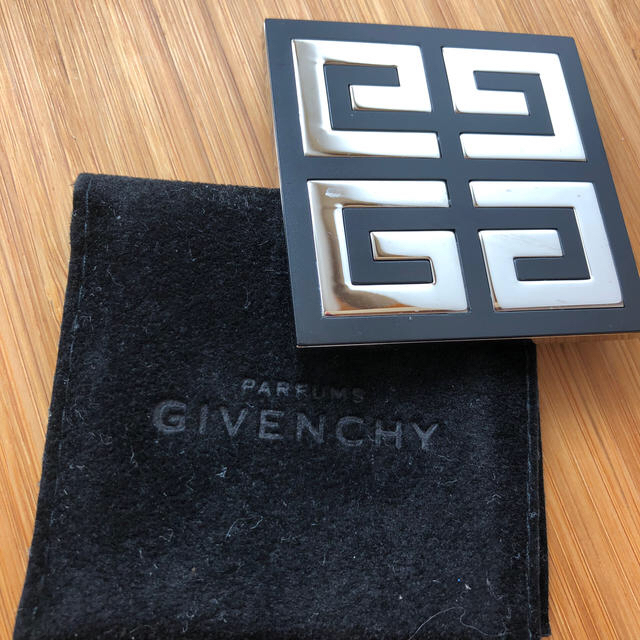 GIVENCHY(ジバンシィ)の鏡 ジバンシー コスメ/美容のコスメ/美容 その他(その他)の商品写真