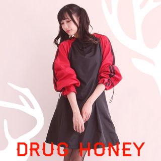 ファンキーフルーツ(FUNKY FRUIT)の13日迄【DrugHoney】ナイロン地袖ライン入りドローコードパーカー★赤(パーカー)