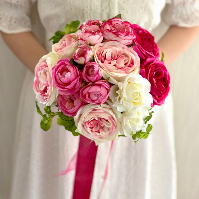 薔薇とミントのクラッチブーケ*ブートニア* 薔薇とミントのクラッチブーケ*ブートニア*