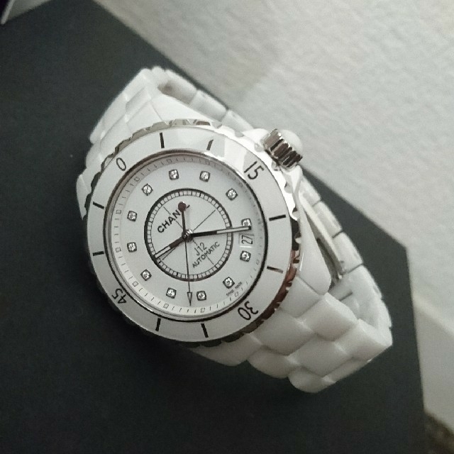 CHANEL(シャネル)のCHANELシャネルJ12 H1629ホワイトセラミック9Pダイヤ メンズ メンズの時計(腕時計(アナログ))の商品写真