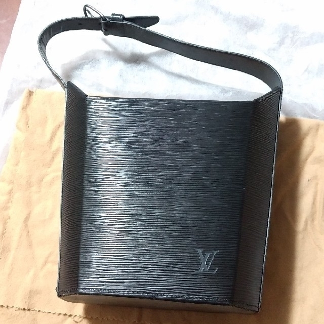 レア LOUIS VUITTON エピ 黒 バッグ