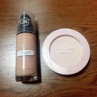 レブロン(REVLON)のレブロン❤︎ファンデとパウダーのセット(ファンデーション)