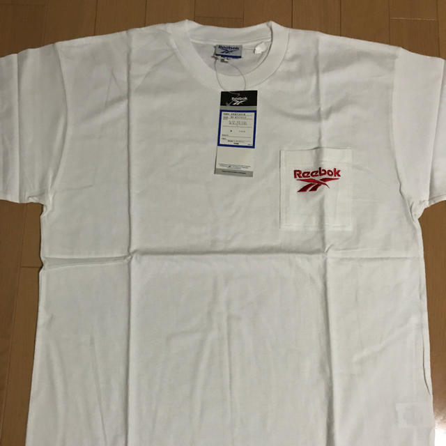 Reebok(リーボック)のリーボック   ポケット付きTシャツ  Lサイズ  白/赤 メンズのトップス(Tシャツ/カットソー(半袖/袖なし))の商品写真
