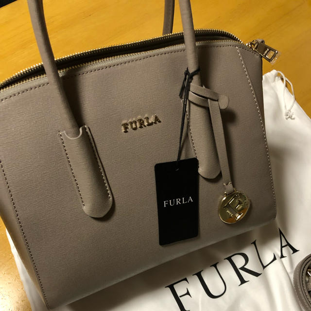 FURLA バッグ