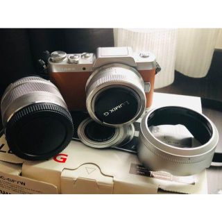 パナソニック(Panasonic)のLUMIX G DMC-GF7W　カメラ　ミラーレス一眼　パナソニック(ミラーレス一眼)