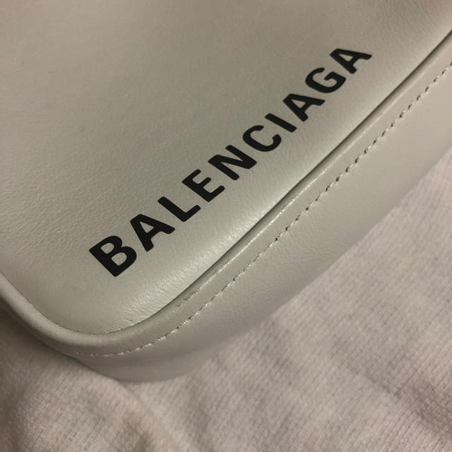 Balenciaga(バレンシアガ)のバレンシアガ トライアングル ショルダーバッグ レディースのバッグ(ショルダーバッグ)の商品写真