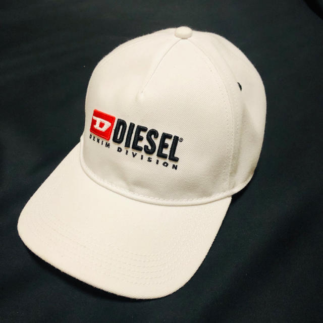 DIESEL(ディーゼル)のDIESEL ディーゼル 帽子 キャップ 白 野球帽 ストリート ユニセックス メンズの帽子(キャップ)の商品写真