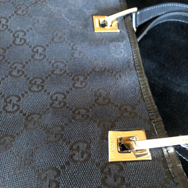 Gucci(グッチ)の数回使用のみ グッチ バッグ 黒 レディースのバッグ(ハンドバッグ)の商品写真