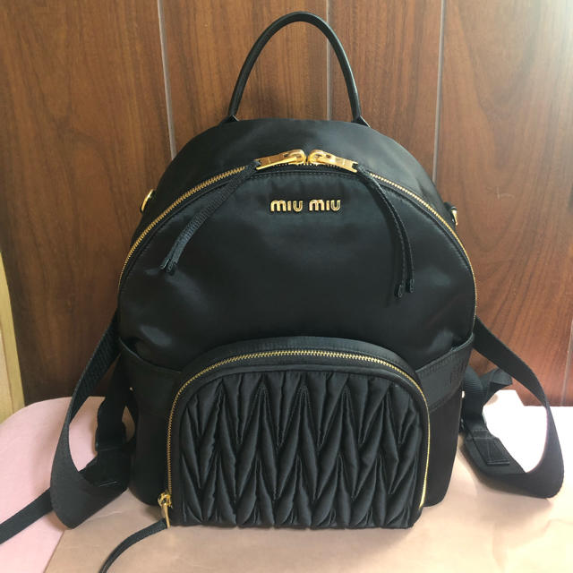 人気新品入荷 miumiu リュック みさんです♡ミュウミュウ♡バック