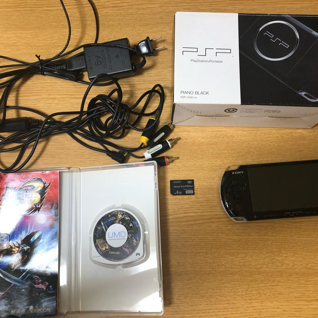 PlayStation Portable(プレイステーションポータブル)のPSP3000 おまけあり エンタメ/ホビーのゲームソフト/ゲーム機本体(携帯用ゲーム機本体)の商品写真