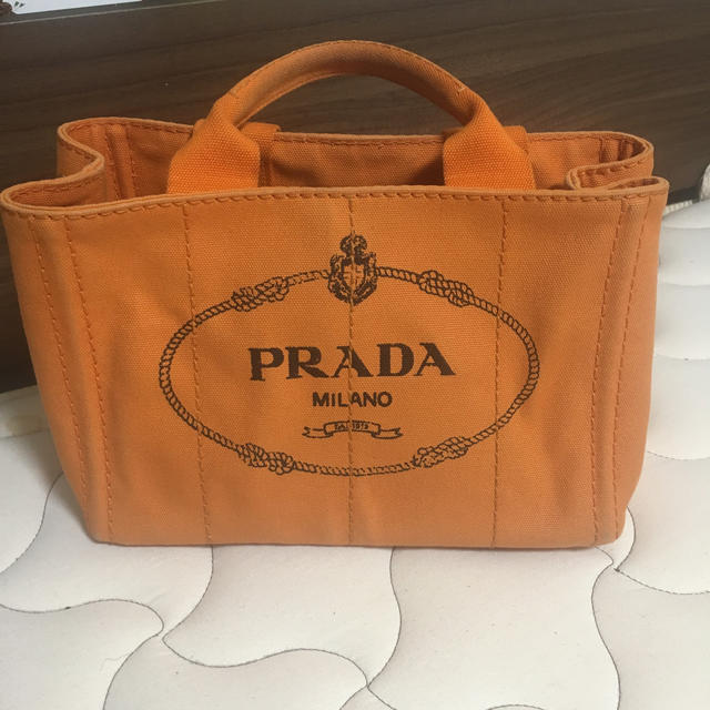 PRADA カナパ