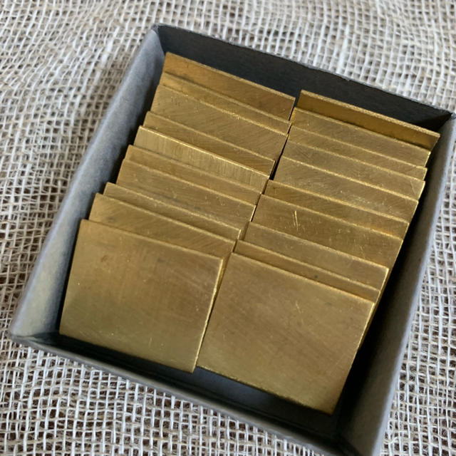 BRASS CARD STAND カードスタンド 真鍮 インテリア/住まい/日用品の文房具(その他)の商品写真