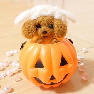 ハロウィン　フラワーインテリア　　＊羊毛フェルト　トイプードル　＊壁飾り