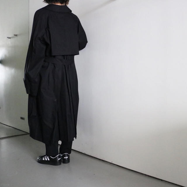 SUNSEA(サンシー)のSTEIN LAY OVERSIZED OVERLAP COAT メンズのジャケット/アウター(トレンチコート)の商品写真