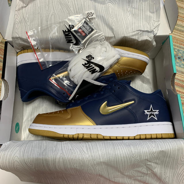 27 Supreme Nike SB Dunk Low Navy