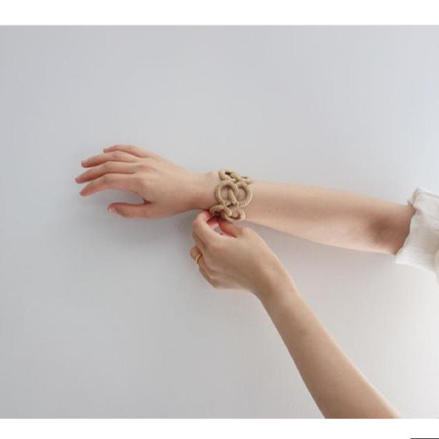 完売】CIANSUMI knitted bangle beige 大人気の 60.0%OFF www.gold-and