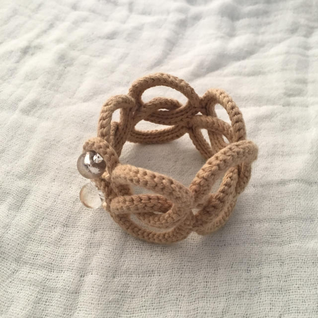 完売】CIANSUMI knitted bangle beige 大人気の 60.0%OFF www.gold-and
