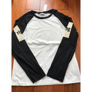 【新品タグ付き】girlydoll ロンT 長袖Tシャツ ブラック×ホワイト(Tシャツ/カットソー(七分/長袖))
