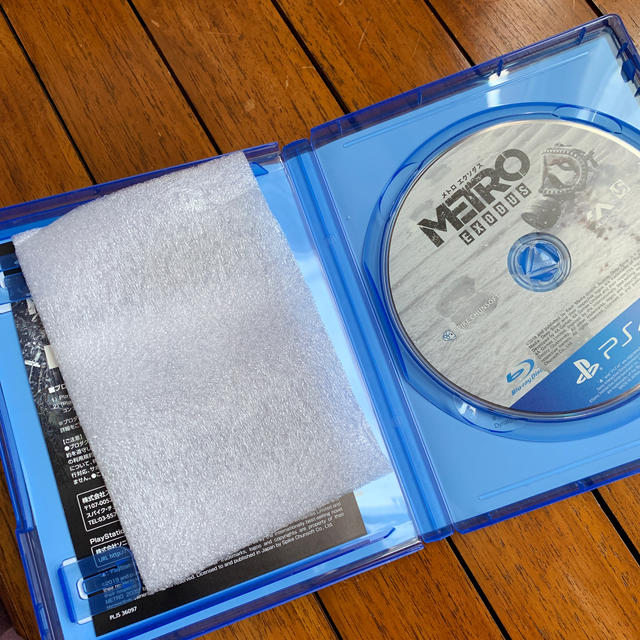 メトロ エクソダス PS4版 エンタメ/ホビーのゲームソフト/ゲーム機本体(家庭用ゲームソフト)の商品写真