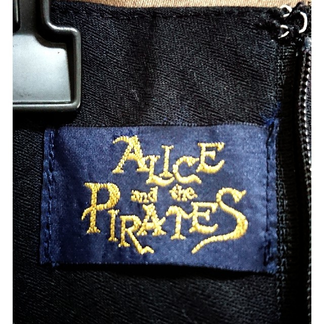 ALICE and the PIRATES(アリスアンドザパイレーツ)のALICE and the PIRATES  かぼちゃパンツ 黒  レディースのパンツ(ハーフパンツ)の商品写真