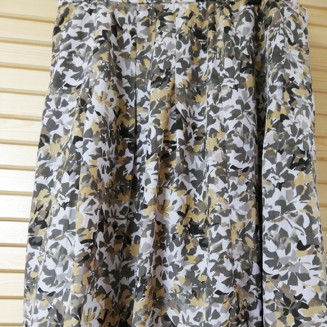 エシーム　　スカート レディースのスカート(ひざ丈スカート)の商品写真