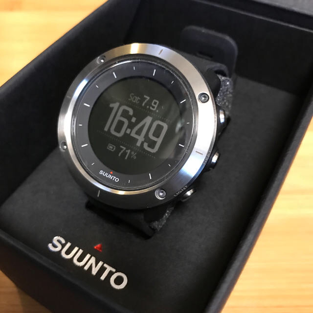 SUUNTO(スント)の【超美品】スント トラバース ブラック. SUUNTO TRAVERSE  メンズの時計(腕時計(デジタル))の商品写真