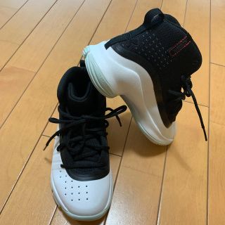 アンダーアーマー(UNDER ARMOUR)のアンダーアーマー 19cm 新品(スニーカー)