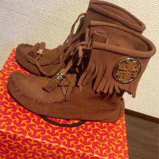 トリーバーチ(Tory Burch)の◆トリーバーチ ミネトンカ風フリンジブーツ 美品◆(ブーツ)