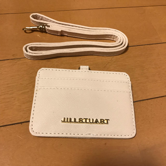 JILLSTUART(ジルスチュアート)のJILLSTUART パスケース レディースのファッション小物(名刺入れ/定期入れ)の商品写真