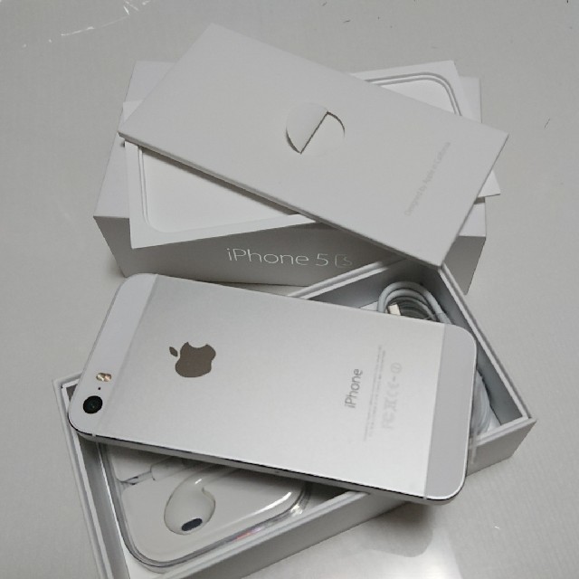 iPhone(アイフォーン)の未使用/iPhone5S(32GB)シルバー/Ymobile/Softbank スマホ/家電/カメラのスマートフォン/携帯電話(スマートフォン本体)の商品写真