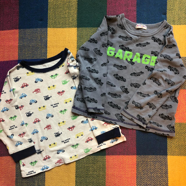 BERRY'S BERRY(ベリーズベリー)の男の子 車プリント 長袖Tシャツ2枚セット 110 キッズ/ベビー/マタニティのキッズ服男の子用(90cm~)(Tシャツ/カットソー)の商品写真