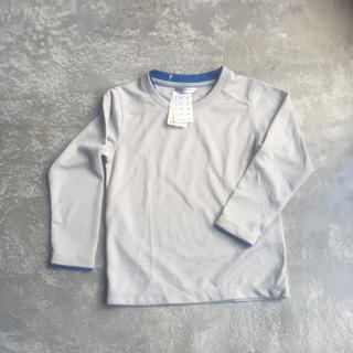 ユニクロ(UNIQLO)の【未使用】ユニクロ  120(Tシャツ/カットソー)