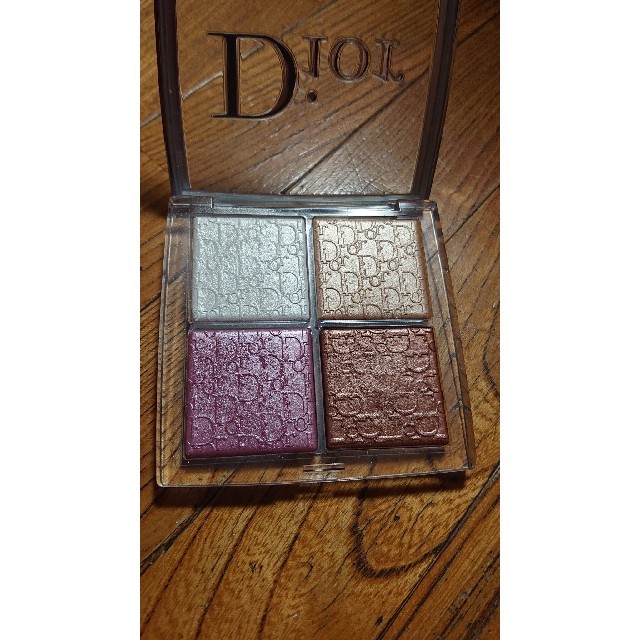 Christian Dior(クリスチャンディオール)のディオール バックステージ フェイスグロウパレット 001 コスメ/美容のベースメイク/化粧品(フェイスカラー)の商品写真