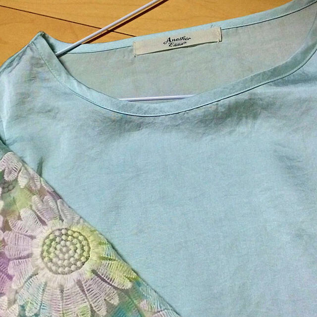 ANOTHER EDITION(アナザーエディション)の袖花柄トップス レディースのトップス(シャツ/ブラウス(半袖/袖なし))の商品写真