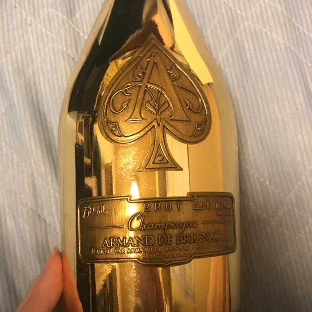 Dom Pérignon(ドンペリニヨン)のアルマンド ゴールド 箱付き 食品/飲料/酒の酒(シャンパン/スパークリングワイン)の商品写真