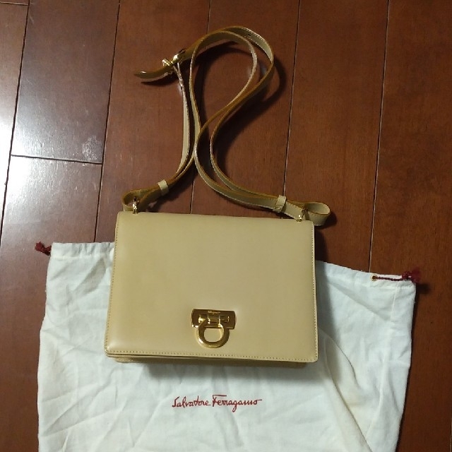 Ferragamo 美品 ヴィンテージ　ベージュ　ショルダーバッグ