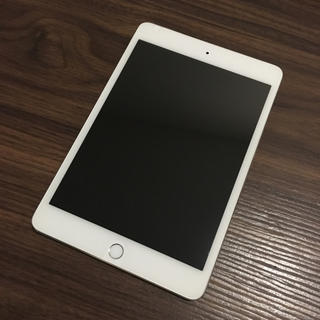 アイパッド(iPad)の【美品】iPad mini4/64GB/シルバー/Apple(タブレット)