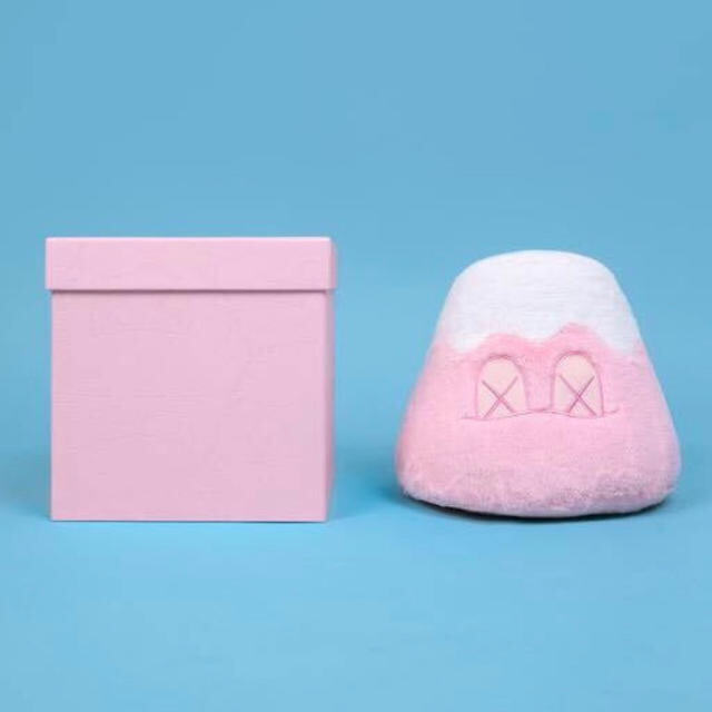 kaws Holiday Japan ピンク カウズ ぬいぐるみ kaws Holiday Japan ピンク カウズ ぬいぐるみ