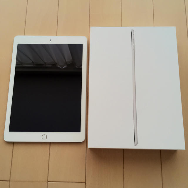 PC/タブレットApple iPad Air2 WiFiモデル 64GB シルバー