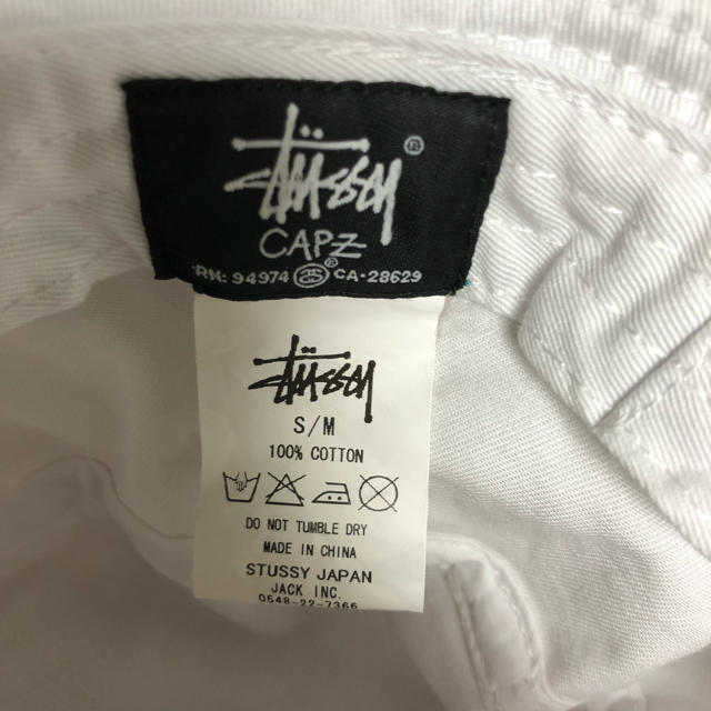 STUSSY(ステューシー)のstussy  ステューシー バケットハット 白 レディースの帽子(ハット)の商品写真