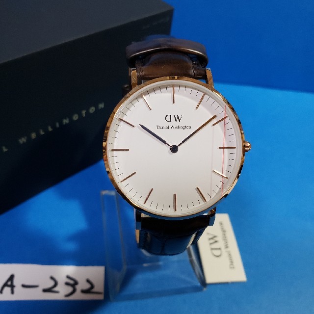 Daniel Wellington - A-232新品36mm❤ダニエルウェリントン♥メンズ(白)♥激安価格♥送料無料❤の通販 by ★GOLGO★'s shop｜ダニエルウェリントンならラクマ