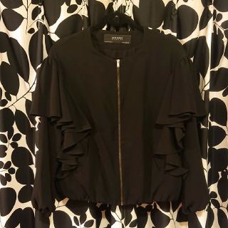 ザラ(ZARA)の値下げ美品★ZARA★ブラックフリルジャケット★オールシーズン(ノーカラージャケット)