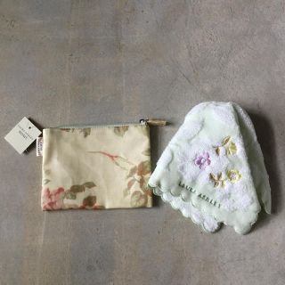 ローラアシュレイ(LAURA ASHLEY)のLAURA ASHLEY ローラアシュレイ ポーチ ハンカチセット 新品(ハンカチ)