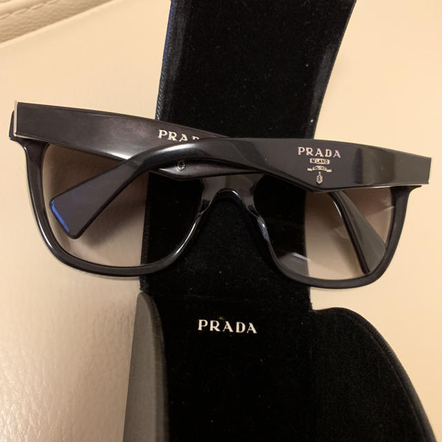 PRADA サングラス