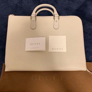 グッチ(Gucci)のGUCCI ブリーフケース オフホワイト(ビジネスバッグ)