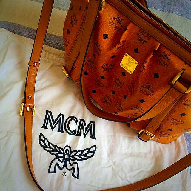 MCM(エムシーエム)の【期間限定割引中】MCMショルダーバッグ レディースのバッグ(ショルダーバッグ)の商品写真