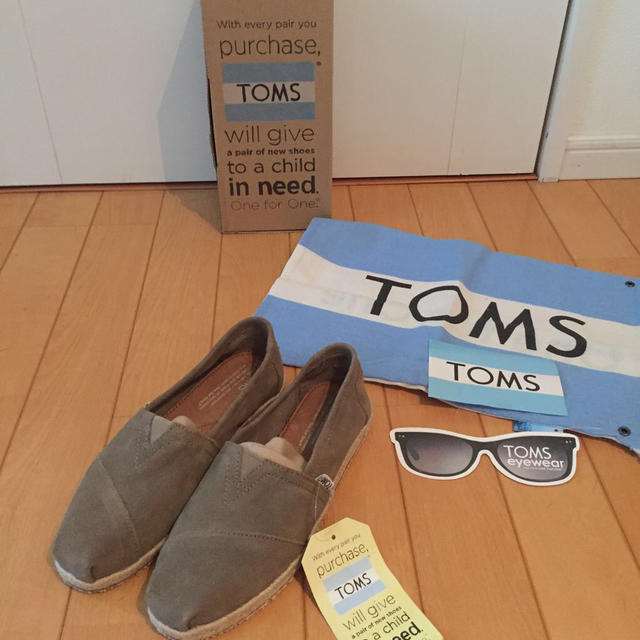 TOMS(トムズ)のかおりん様 TOMS スリッポン レディースの靴/シューズ(スリッポン/モカシン)の商品写真