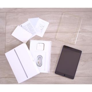 アイパッド(iPad)のiPad mini4 32GB wi-fiモデル(タブレット)