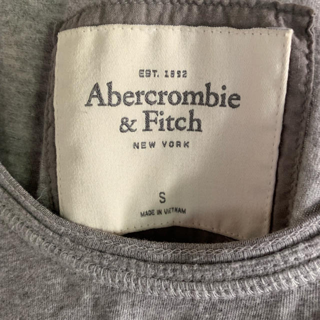 Abercrombie&Fitch(アバクロンビーアンドフィッチ)のアバクロ Tシャツ Abercrombie & Fitch レディースのトップス(Tシャツ(半袖/袖なし))の商品写真